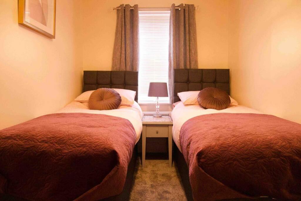 York City Centre, Recently Renovated 2 Bedroom Flat Exterior foto