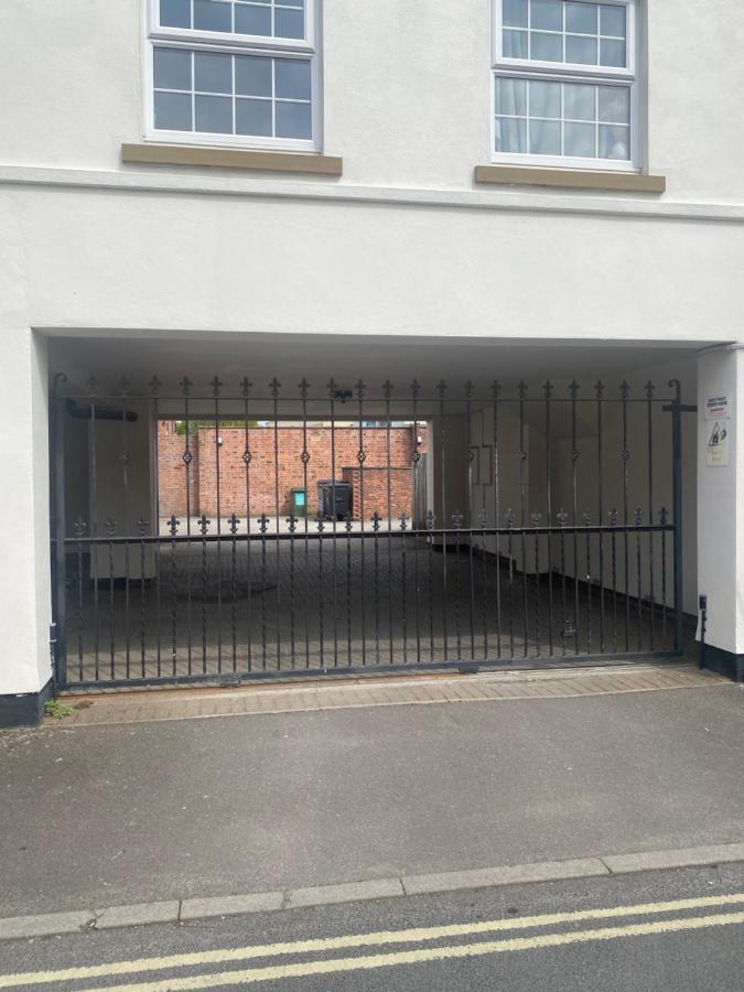 York City Centre, Recently Renovated 2 Bedroom Flat Exterior foto